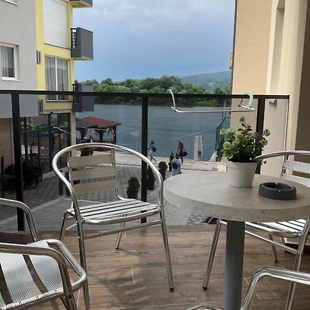 Imperial Appartement Veliko Gradište Buitenkant foto