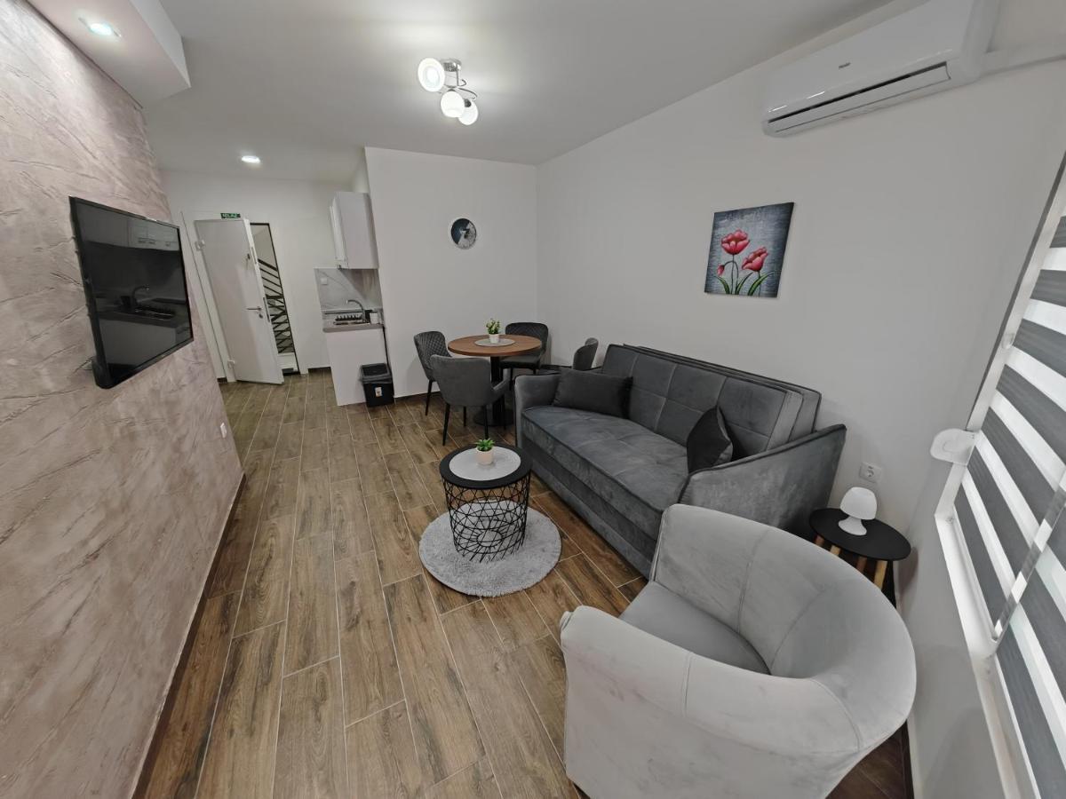 Imperial Appartement Veliko Gradište Buitenkant foto