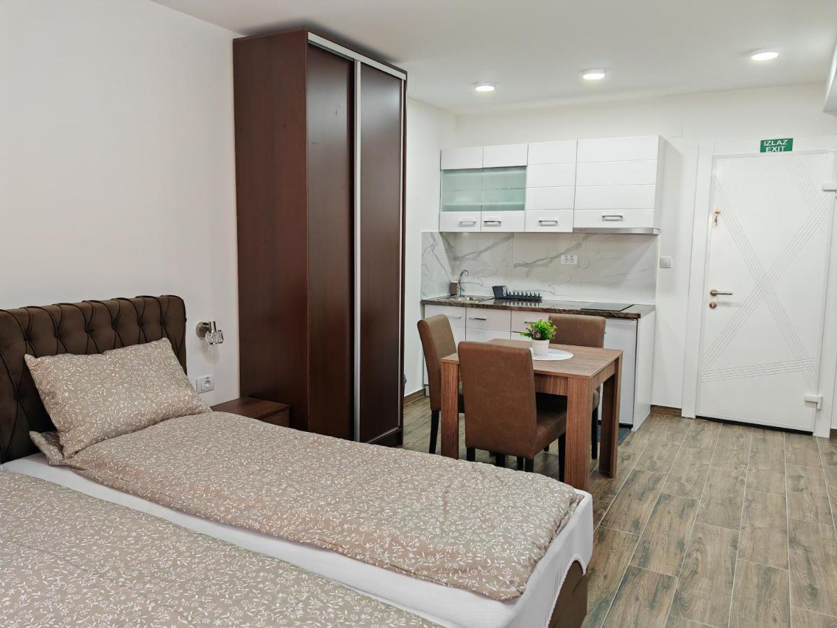 Imperial Appartement Veliko Gradište Buitenkant foto