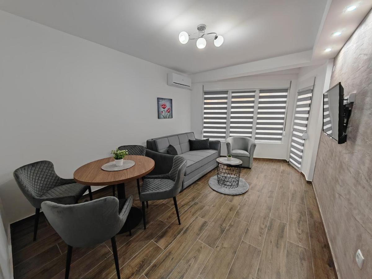 Imperial Appartement Veliko Gradište Buitenkant foto