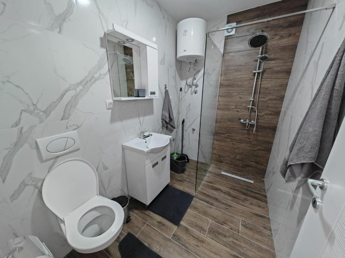 Imperial Appartement Veliko Gradište Buitenkant foto