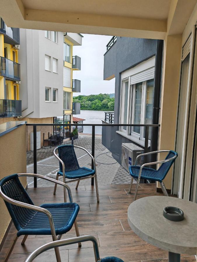 Imperial Appartement Veliko Gradište Buitenkant foto