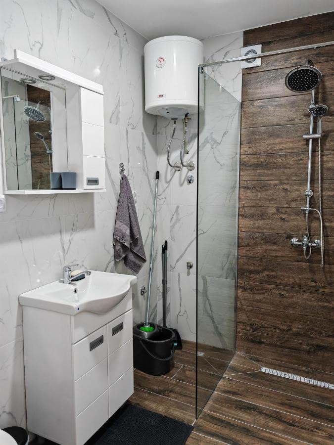 Imperial Appartement Veliko Gradište Buitenkant foto