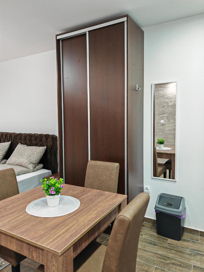 Imperial Appartement Veliko Gradište Buitenkant foto