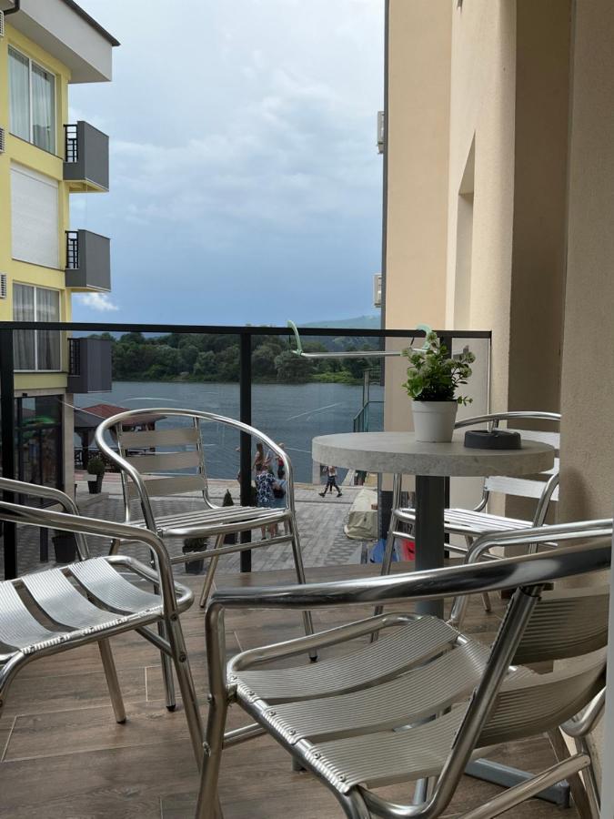 Imperial Appartement Veliko Gradište Buitenkant foto