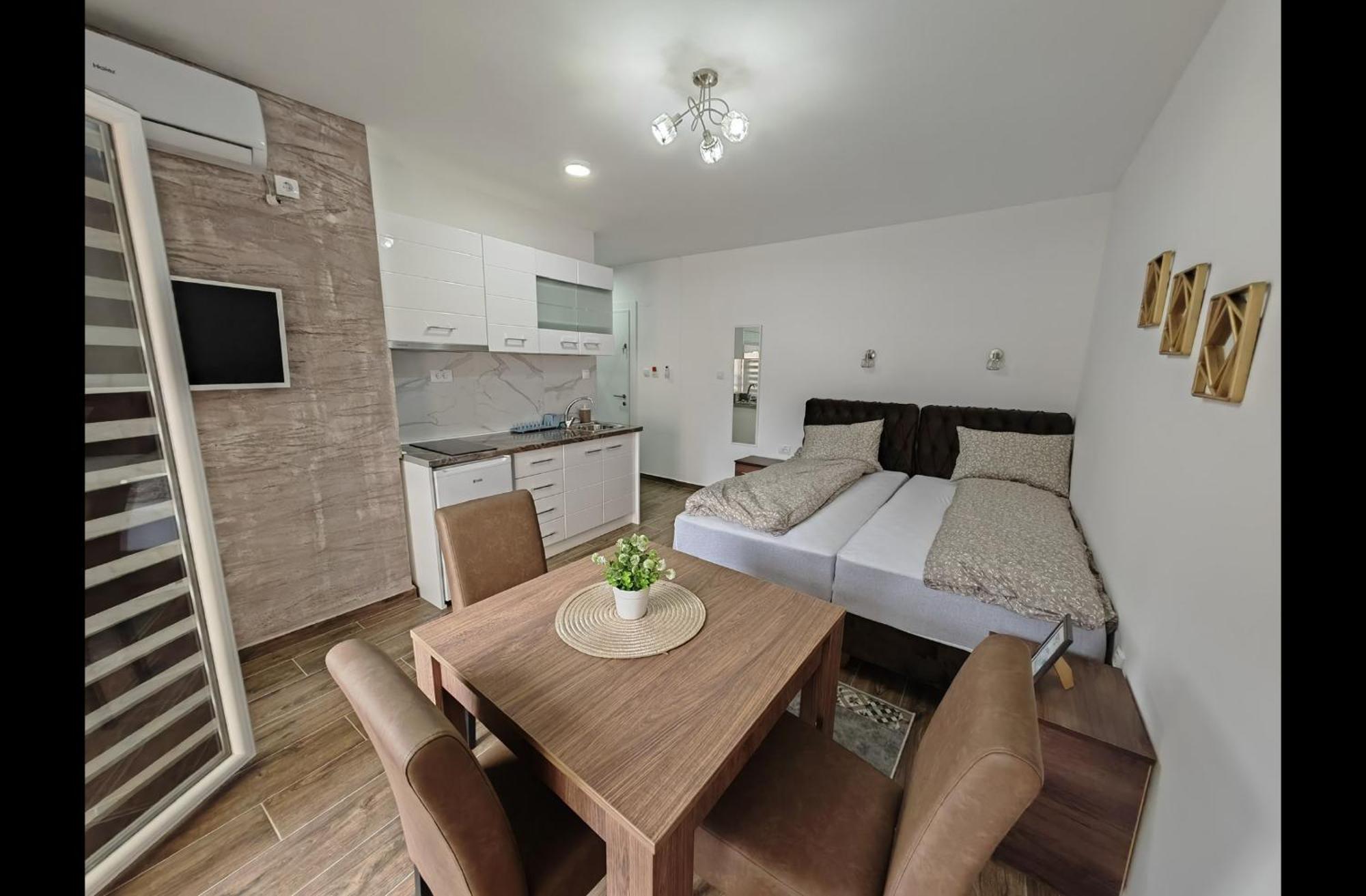Imperial Appartement Veliko Gradište Buitenkant foto