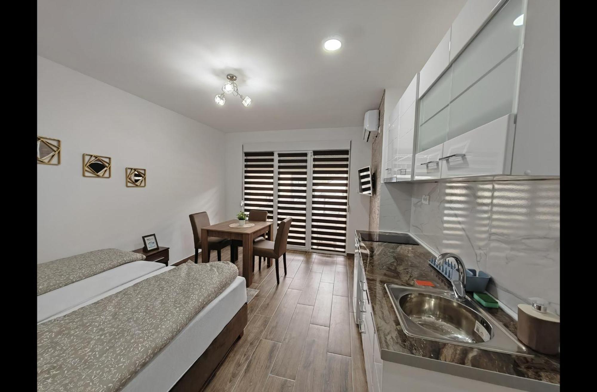 Imperial Appartement Veliko Gradište Buitenkant foto