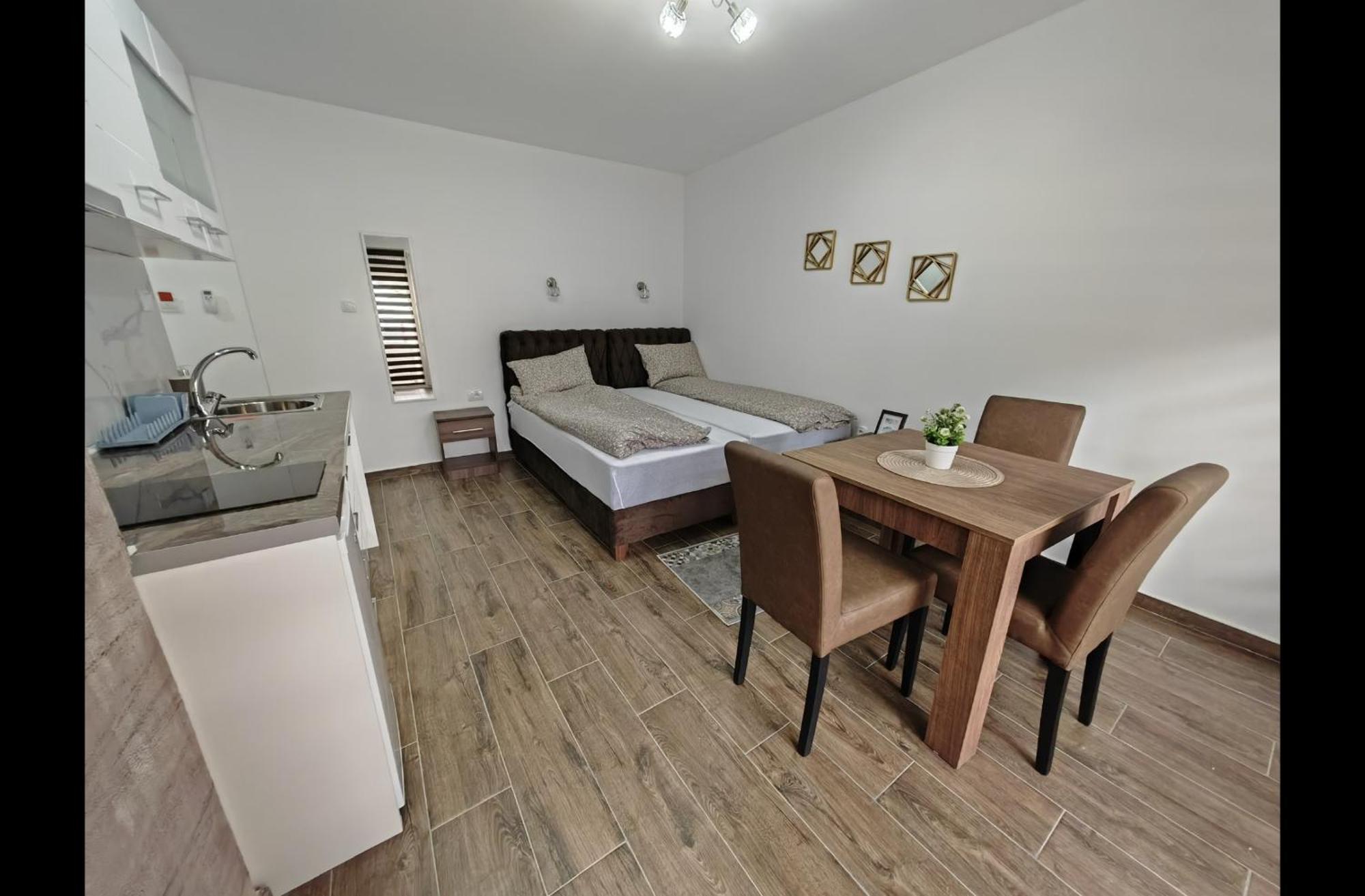 Imperial Appartement Veliko Gradište Buitenkant foto