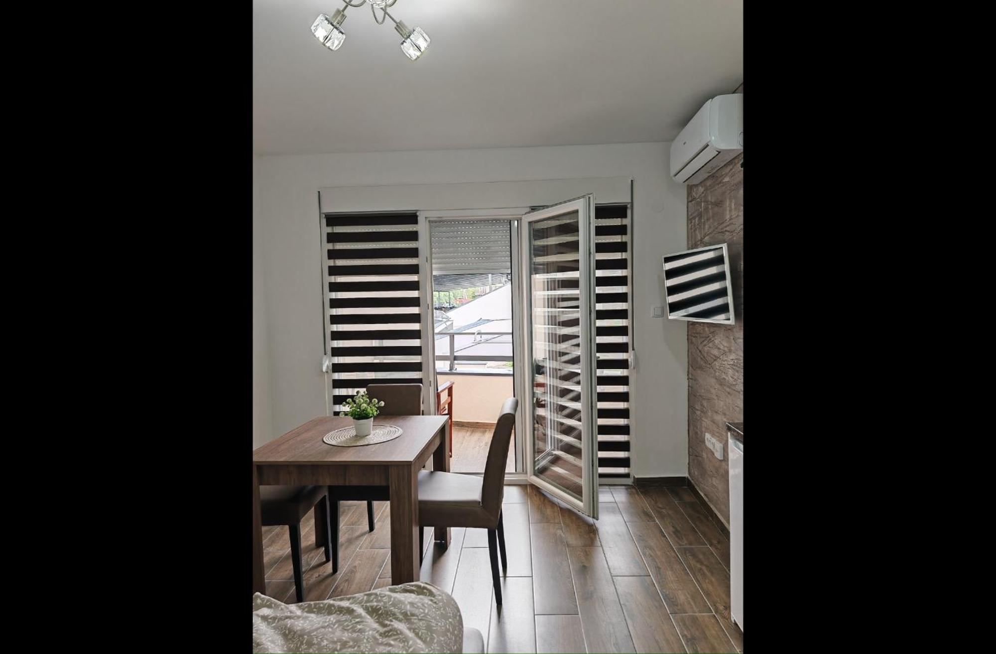 Imperial Appartement Veliko Gradište Buitenkant foto