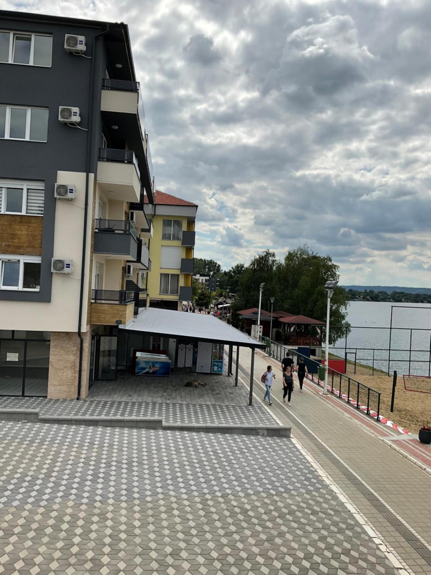 Imperial Appartement Veliko Gradište Buitenkant foto