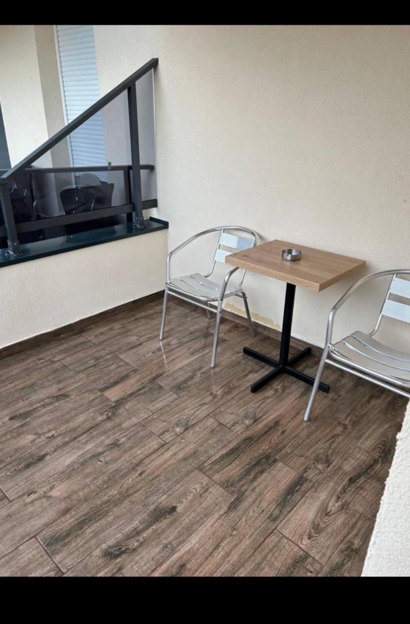 Imperial Appartement Veliko Gradište Buitenkant foto